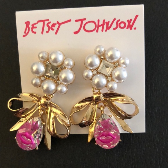 Betsey Johnson Faux Pearl Cluster & Gold Bow Crystal Drop Earrings Pink Lip NWT - Picture 6 of 13